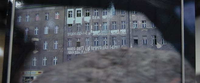 Blick durch die Berliner Mauer